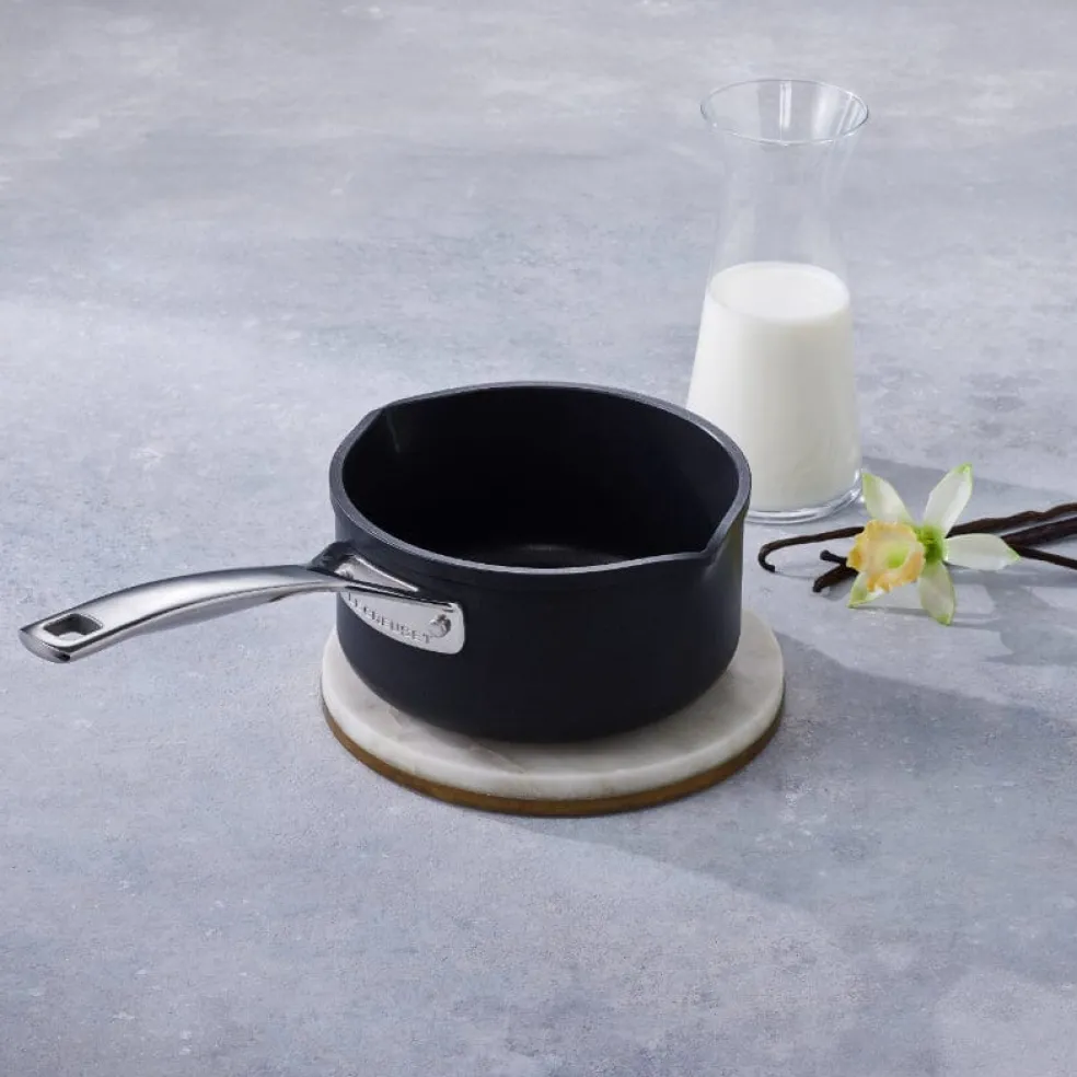 Le Creuset - Steelpan met schenktuitjes 16 cm