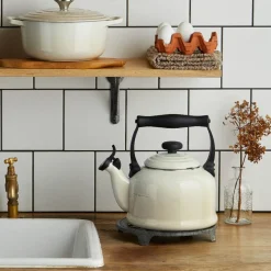 Le Creuset - Tradition Fluitketel Meringue 2,1l