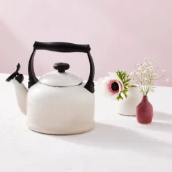 Le Creuset - Tradition Fluitketel Meringue 2,1l