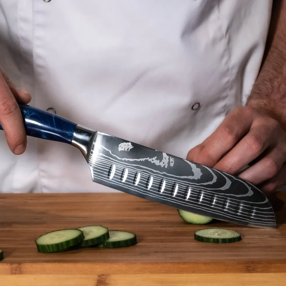 Shinrai Knives - Damascus Print Epoxy Sapphire Santoku mes 18 cm